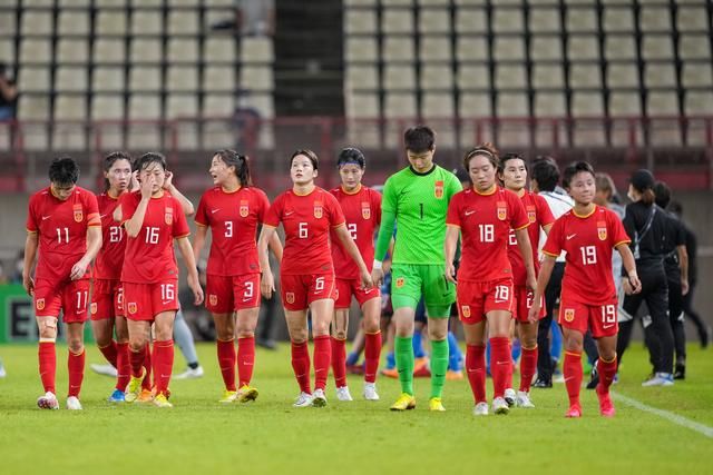 岳女和我同床啪啪